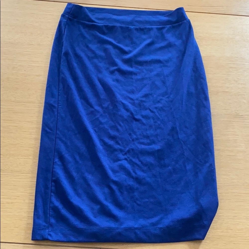 Long blue pencil skirt